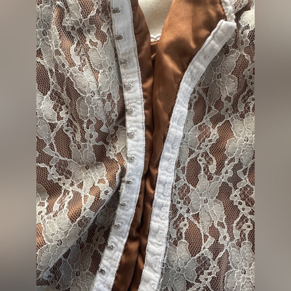 Beverly and Beck White Lace Corset Bustier Top Over Brown Satin Lining - Picture 4 of 6